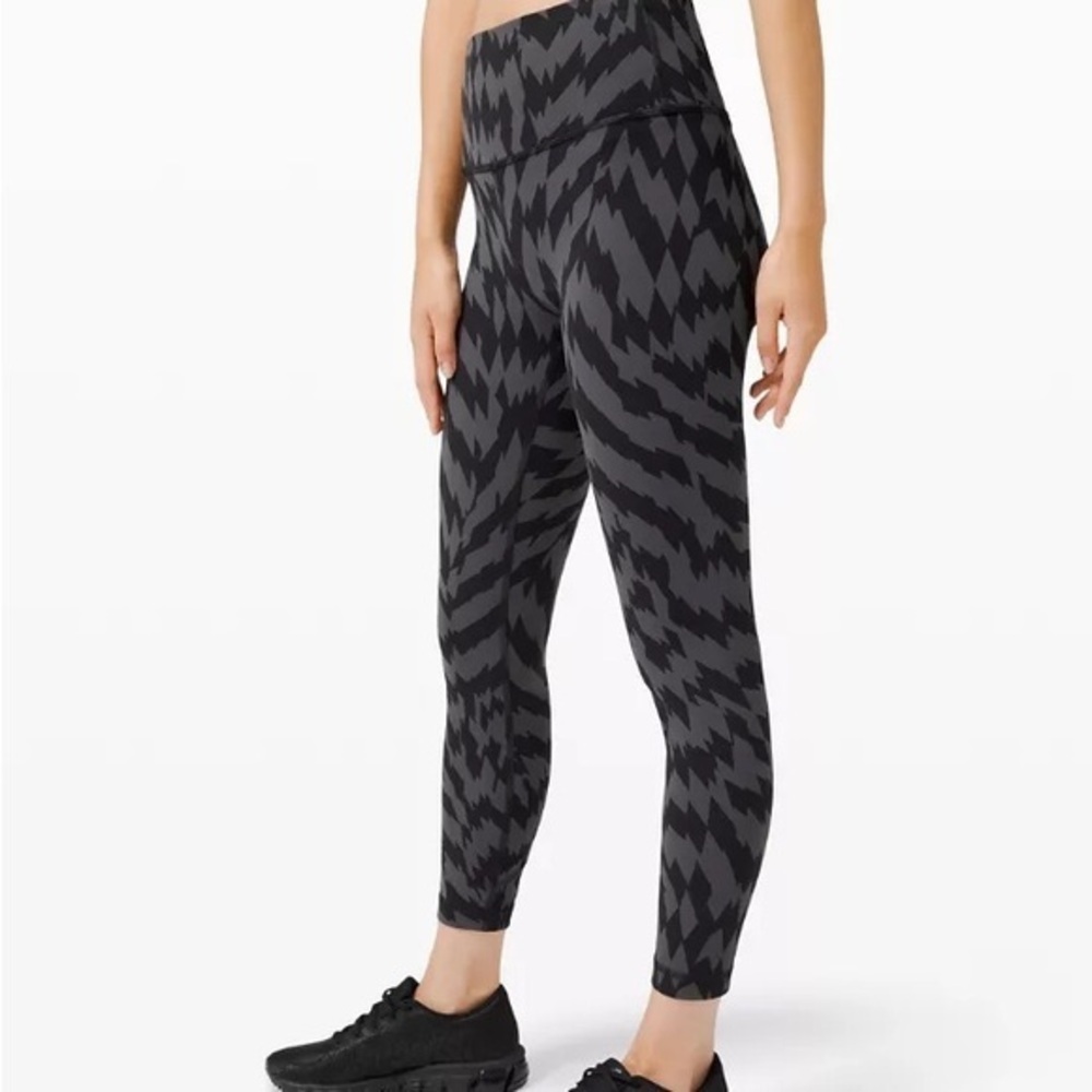 Lululemon Wunder Train Black and Gray Zig Zag BRAND NEW